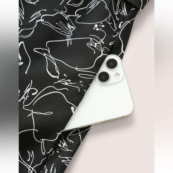 BloomChic Plus Size 3XL Elegant Black Floral Dress us22-24 - Picture 6 of 8